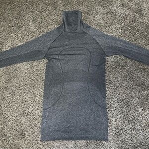 Lululemon grey long sleeve